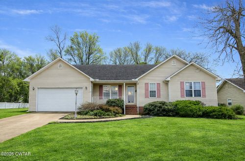841 Mosswood Dr, Union City, TN, 38261-1827 | Card Image