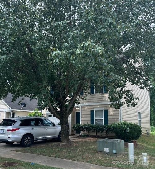 6321 Mcintyre Ridge Dr, Charlotte, NC, 28216-8823 | Card Image