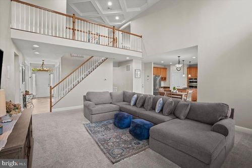 9141 Autumn Glory Ln, Bristow, VA, 20136-5111 | Card Image