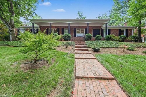 950 Croyden St, High Point, NC, 27262-7046 | Card Image