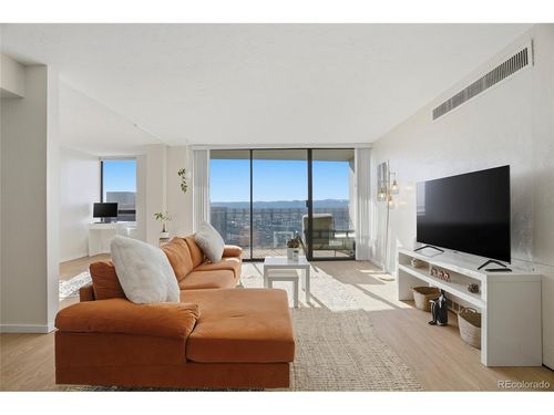 apt-35n-1020 15th St, Denver, CO, 80202-2316 | Card Image