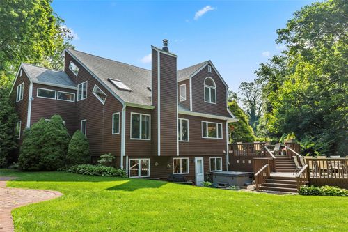 8 Braemer Rd, Setauket, NY, 11733-3905 | Card Image