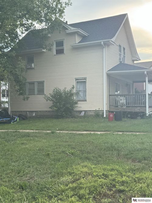 1143 B St, Lincoln, NE, 68502-1245 | Card Image