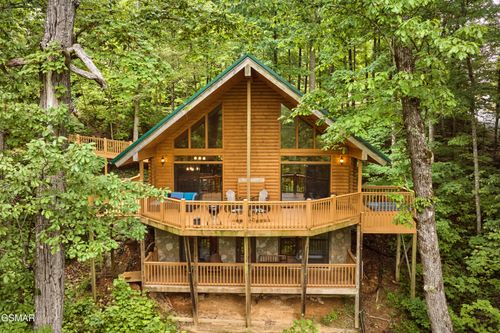 820 Pinnacle Vista Rd, Gatlinburg, TN, 37738-6449 | Card Image