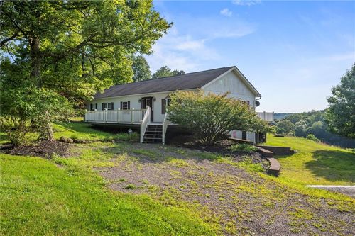 3766 N Balsinger Rd, Vandergrift, PA, 15690-6088 | Card Image