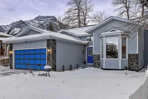 11 Mount Mcgillivary Dr, Exshaw, AB, T0L0C8 | Card Image