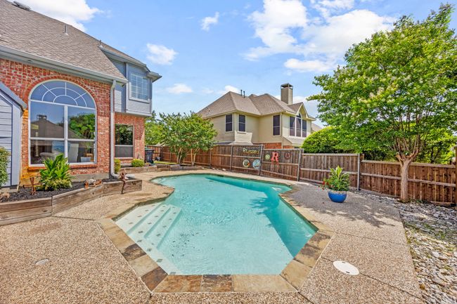 Pool still allows for yard space. | Image 30