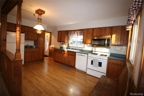 9000 Point Charities Ave, Pigeon, MI, 48755-9625 | Card Image