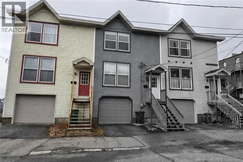 16 Harding St, Saint John, NB, E2L1T6 | Card Image