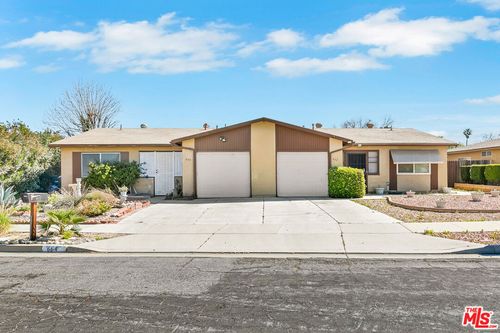 664 Corona St, Hemet, CA, 92545-2479 | Card Image