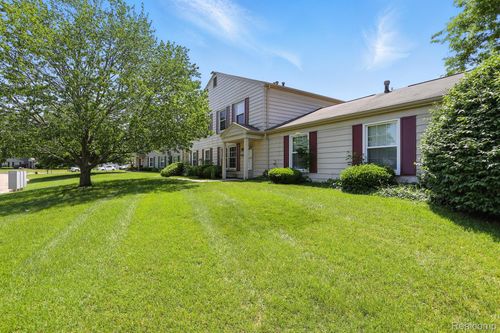 3043 Oakridge Ct, Lake Orion, MI, 48360-1732 | Card Image