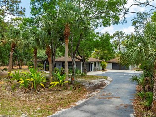 6940 Bottlebrush Ln, NAPLES, FL, 34109-3820 | Card Image