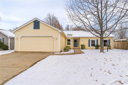 416 Eldridge St, Lawrence, KS, 66049-4102 | Card Image