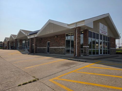 610 E Buffalo St, Bolivar, MO, 65613-2619 | Card Image