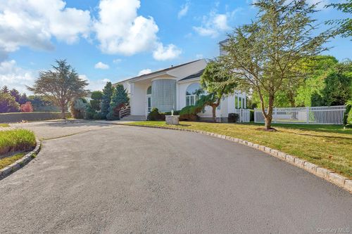 5 Alley Pond Ct, Huntingtn Sta, NY, 11746-5874 | Card Image