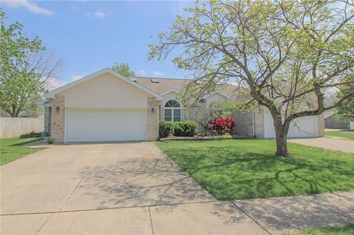 9 Yearling Ct, Charleston, IL, 61920-3878 | Card Image