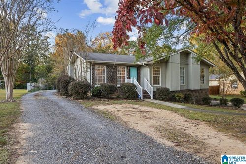 1704 Magnolia St, GARDENDALE, AL, 35071-3824 | Card Image