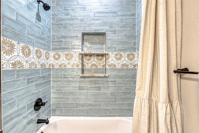 Full bath with shower / bath combination | Image 5