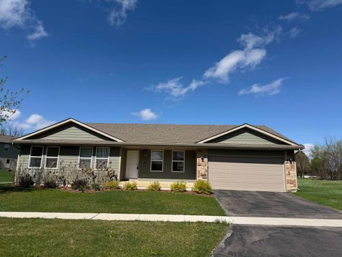 4417 N Valley Ridge Dr, Belvidere, IL, 61008-2033 | Card Image