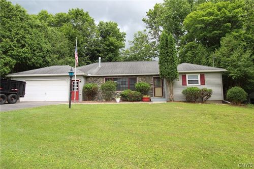 24 Forest Rd, Utica, NY, 13501-6624 | Card Image