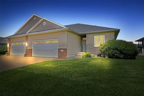 912-912 Dorchester Pl Ne, Cedar Rapids, IA, 52402-7344 | Card Image