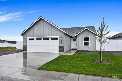 323 N 12th St, Parma, ID, 83660-1038 | Card Image