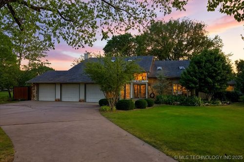 8203 N 160th East Ave, Owasso, OK, 74055-7323 | Card Image