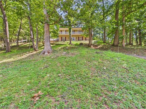 35 Woodland Park Dr, Parkersburg, WV, 26104-8052 | Card Image