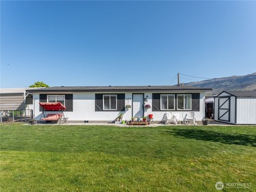 105 3rd St Sw, Rock Island, WA, 98850-9555 | Card Image