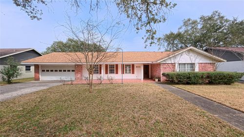 800 Rosewood Dr, Baytown, TX, 77520-2560 | Card Image