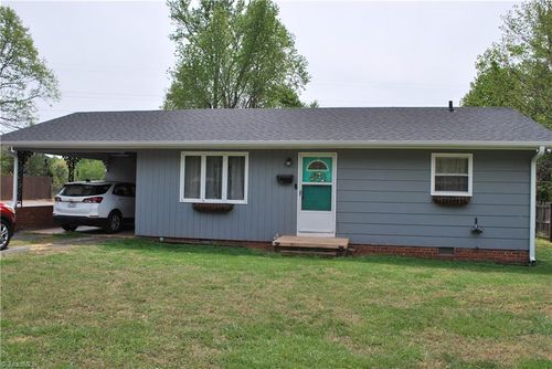 372 Duke St, Mocksville, NC, 27028-2506 | Card Image