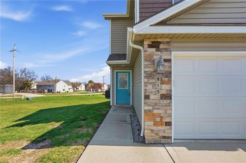 815 Raven Ct, Belton, MO, 64012-7819 | Card Image