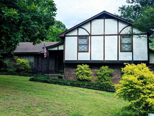 200 Skyline Dr, RUSSELLVILLE, AL, 35653-5851 | Card Image