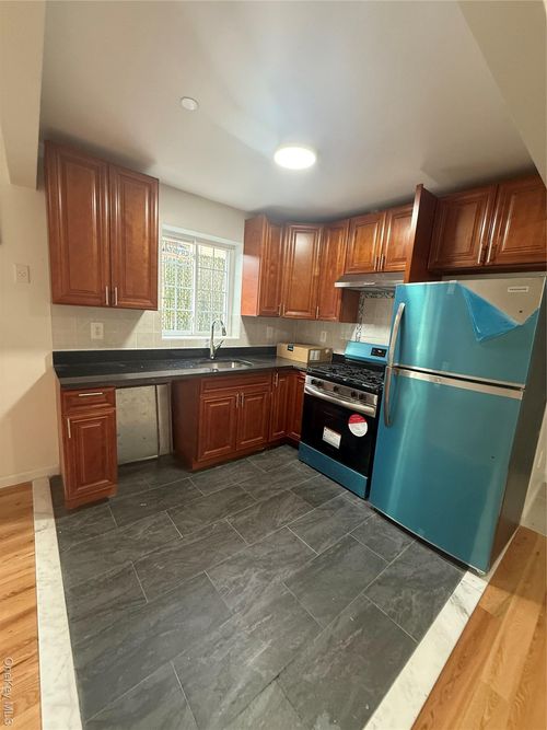 9026 138th Pl, Jamaica, NY, 11435-4235 | Card Image