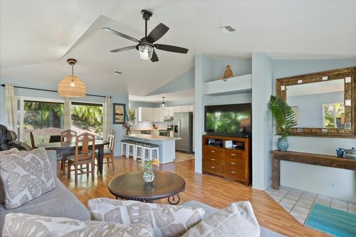 81 Lae St, Paia, HI, 96779-8105 | Card Image