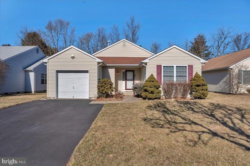 10 Holiday Ct, EWING, NJ, 08638-1737 | Card Image