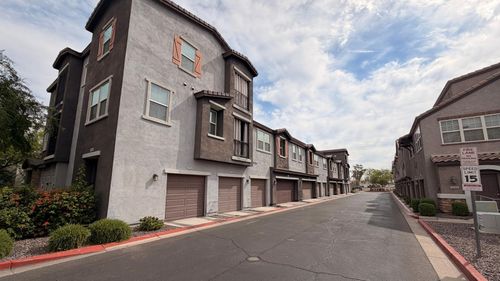 2348 E Huntington Dr, Phoenix, AZ, 85040-5406 | Card Image
