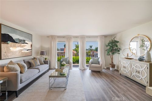 unit-305-280 Molino Ave, Long Beach, CA, 90803-5733 | Card Image