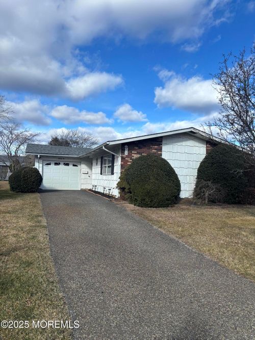 25 Robinson Rd, Brick, NJ, 08724-1941 | Card Image