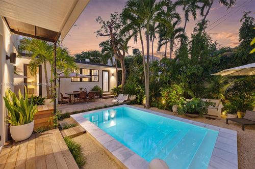 135 Ne 45th St, Miami, FL, 33137-3419 | Card Image