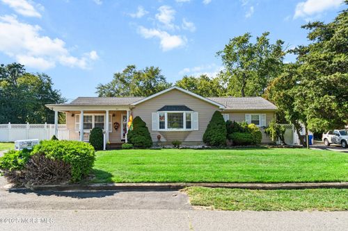 411 Hulse Ave, Brick, NJ, 08724-1517 | Card Image