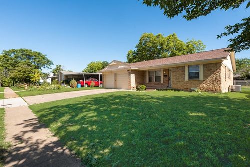 311 Azalea Ln, Duncanville, TX, 75137-2435 | Card Image