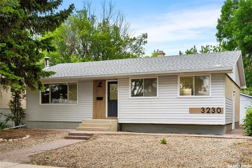 3230 6th Ave N, Regina, SK, S4R0P6 | Card Image