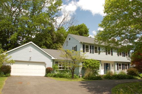 2 Cannondale Dr, Danbury, CT, 06810-7912 | Card Image