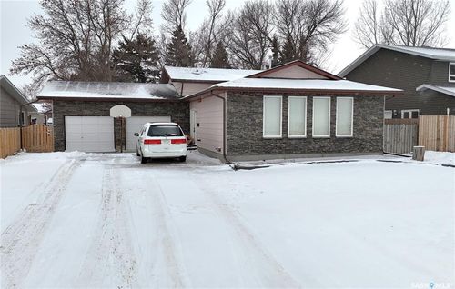 344 Battleford Trail, Swift Current, SK, S9H4N3 | Card Image