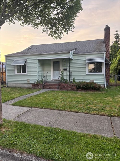 1509 Everett Street, Sumner, WA, 98390 | Card Image