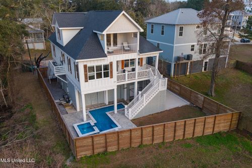 419 Martin Ave, Ocean Springs, MS, 39564-4530 | Card Image