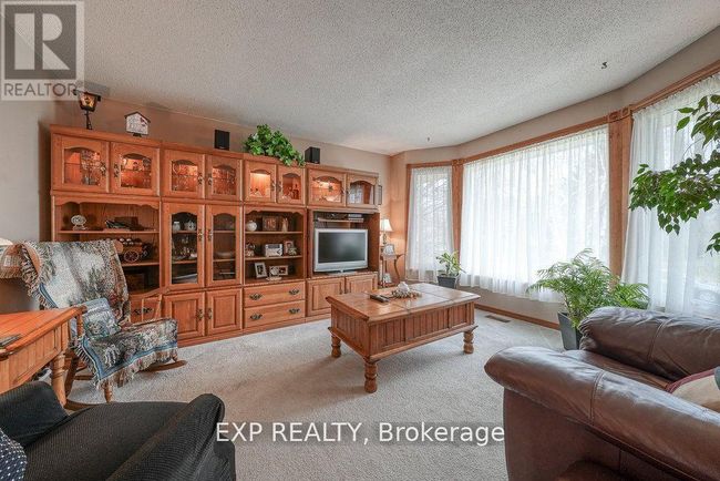 68 Thompson Pl, House other with 4 bedrooms, 2 bathrooms and 4 parking in Innerkip ON | Image 6