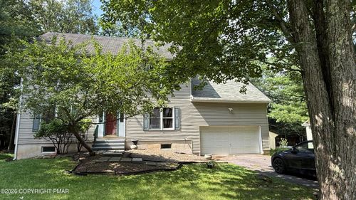 1127 Thunder Dr, Pocono Summit, PA, 18346-7645 | Card Image