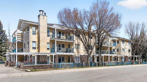 215-9449 19 Street Sw, Calgary, AB, T2V5J8 | Card Image